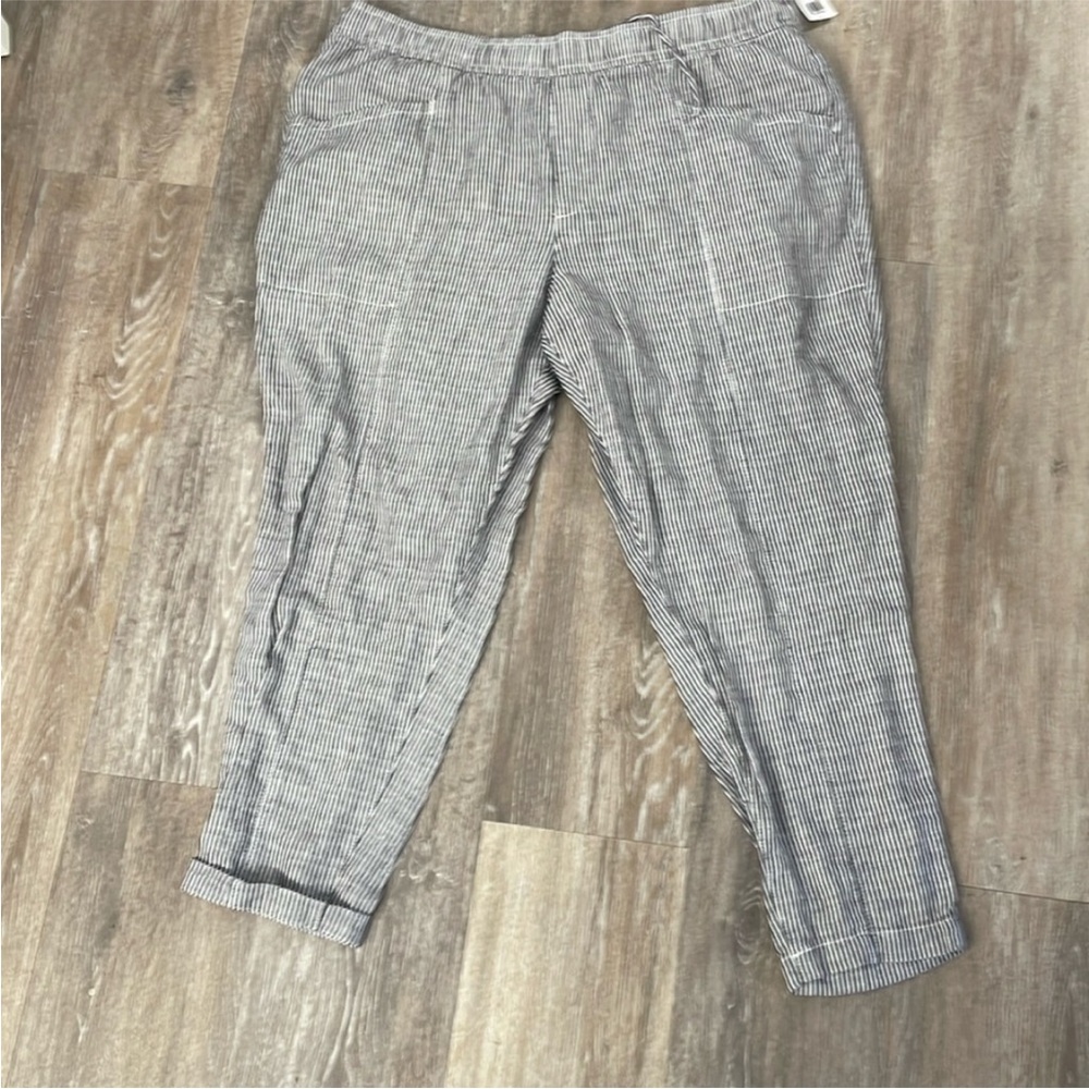 Old Navy Gray Striped Ankle Pants